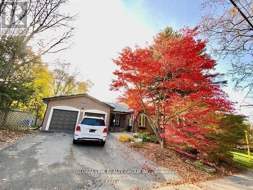 812 BEXHILL ROAD  Mississauga, ON L5H 3L1