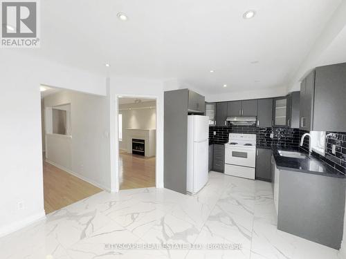 Breakfast Area & Kitchen - 3970 Arbourview Terrace, Mississauga, ON - Indoor Photo Showing Kitchen