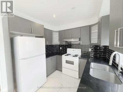 Kitchen - 3970 Arbourview Terrace, Mississauga, ON - Indoor Photo Showing Kitchen With Double Sink