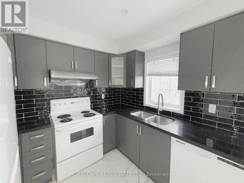 Kitchen - 3970 Arbourview Terrace, Mississauga, ON - Indoor Photo Showing Kitchen With Double Sink