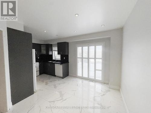 Kitchen & Breakfast Area - 3970 Arbourview Terrace, Mississauga, ON - Indoor