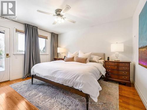 1602 Carletta Drive, Mississauga, ON - Indoor Photo Showing Bedroom