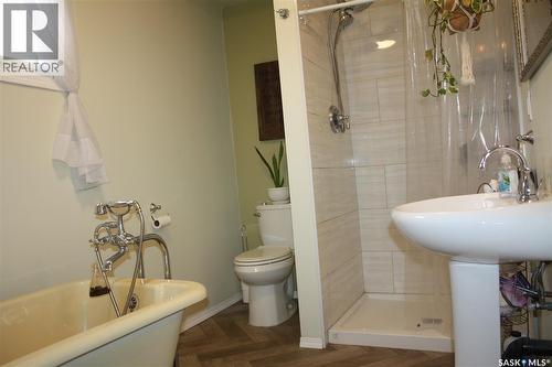 200 3Rd Street, Dundurn, SK - Indoor Photo Showing Bathroom