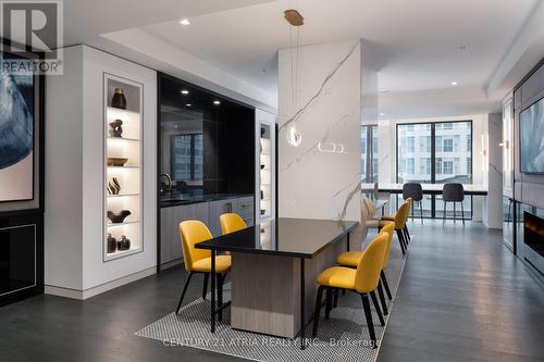 2111 - 8 Wellesley Street W, Toronto, ON - Indoor