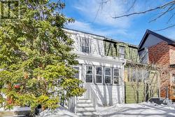 28 ALDWYCH AVENUE  Toronto, ON M4J 1X2