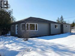 71 LAKESHORE ROAD E  Oro-Medonte, ON L0L 2E0