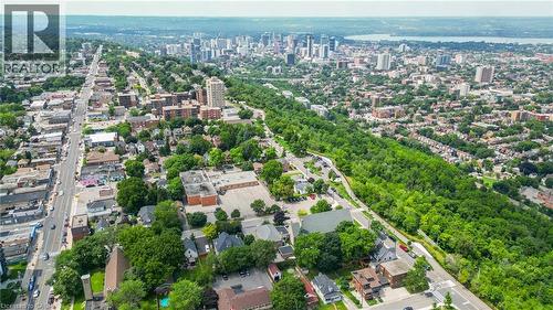 240 Mountain Park Avenue, Hamilton, ON 