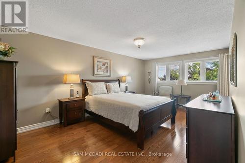 4260 Shelby Crescent, Mississauga, ON - Indoor Photo Showing Bedroom
