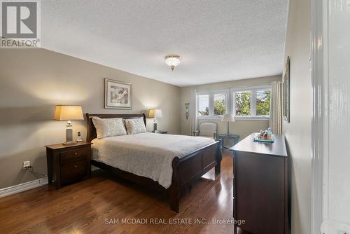 4260 Shelby Crescent, Mississauga, ON - Indoor Photo Showing Bedroom