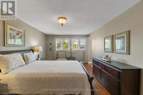 4260 Shelby Crescent, Mississauga, ON - Indoor Photo Showing Bedroom
