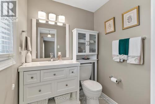4260 Shelby Crescent, Mississauga, ON - Indoor Photo Showing Bathroom