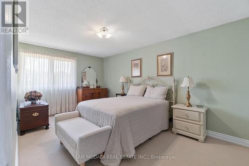 4260 Shelby Crescent, Mississauga, ON - Indoor Photo Showing Bedroom