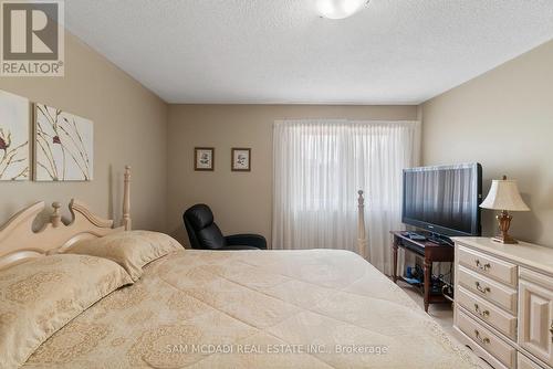 4260 Shelby Crescent, Mississauga, ON - Indoor Photo Showing Bedroom