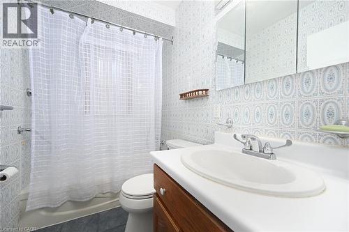 325 East 16Th Street, Hamilton, ON - Indoor Photo Showing Bathroom