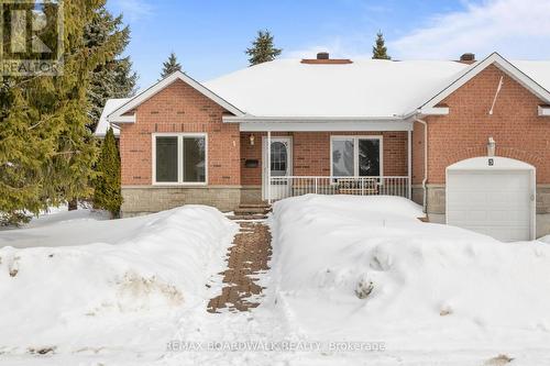 1 WEAVER CRESCENT  Ottawa, ON K2K 3E1