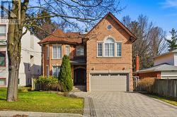 116 ELMHURST AVENUE Toronto, ON M2N 1R8