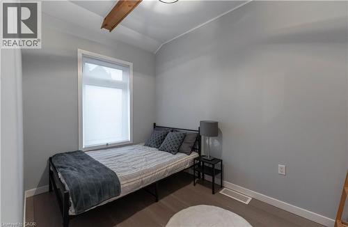 329 Main Street W, Hamilton, ON - Indoor Photo Showing Bedroom