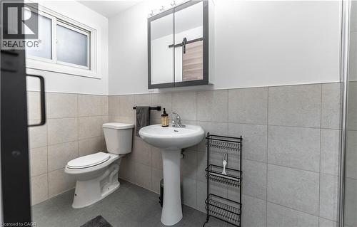 329 Main Street W, Hamilton, ON - Indoor Photo Showing Bathroom