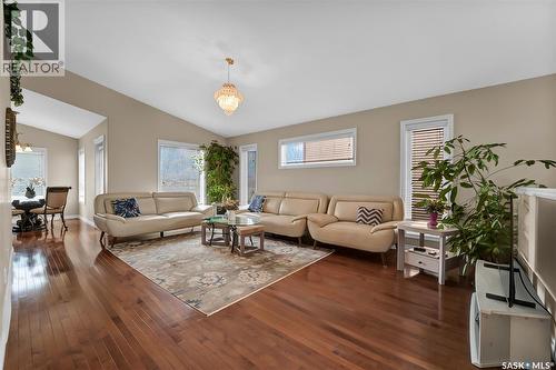 539 Beckett Crescent, Saskatoon, SK - Indoor Photo Showing Living Room