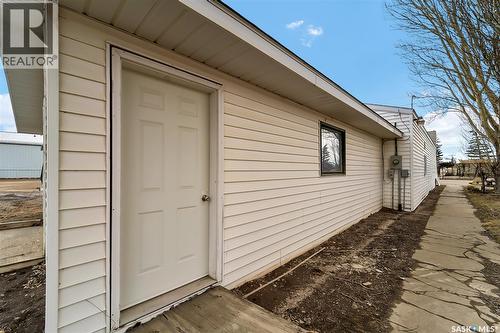 113 Railway Avenue W, Watson, SK 