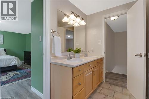 ensuite privileges - 41 Delavan Drive, Cambridge, ON - Indoor Photo Showing Bathroom