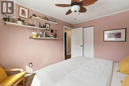 36 Hanover Place, Hamilton, ON - Indoor Photo Showing Bedroom