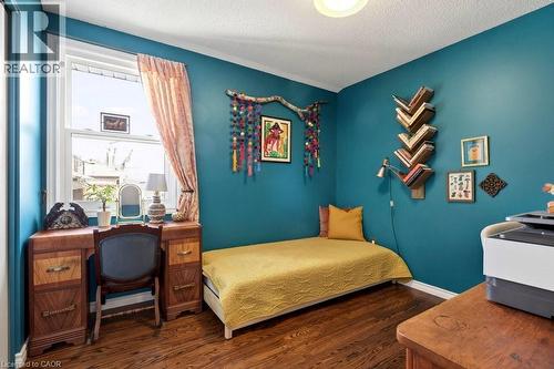 36 Hanover Place, Hamilton, ON - Indoor Photo Showing Bedroom
