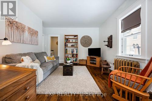 314 Main Street E, Shelburne, ON - Indoor Photo Showing Living Room