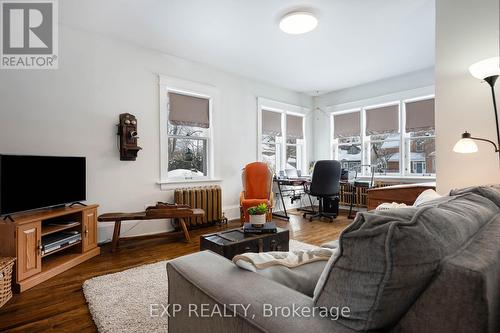 314 Main Street E, Shelburne, ON - Indoor Photo Showing Living Room