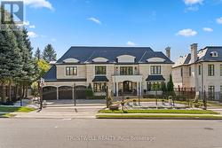 5 ROYAL OAK DRIVE  Toronto, ON M3C 2M1