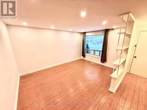 22 Knowles Crescent, Aurora, ON - Indoor Photo Showing Other Room