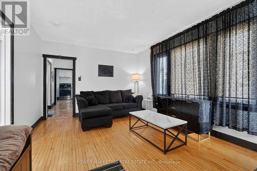 231 Ethel Street, Ottawa, ON - Indoor Photo Showing Living Room
