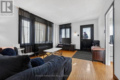 231 Ethel Street, Ottawa, ON - Indoor Photo Showing Living Room