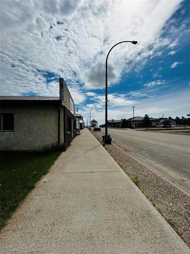 31 Railway Avenue, Waskada, MB 