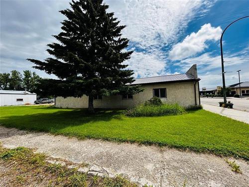 31 Railway Avenue, Waskada, MB 