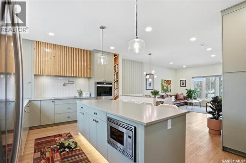 611 Dufferin Avenue, Saskatoon, SK - Indoor Photo Showing Kitchen With Upgraded Kitchen