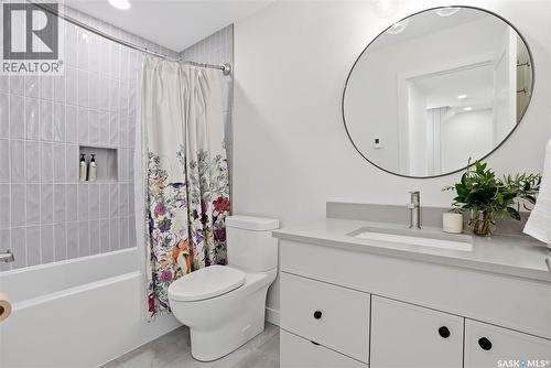 611 Dufferin Avenue, Saskatoon, SK - Indoor Photo Showing Bathroom