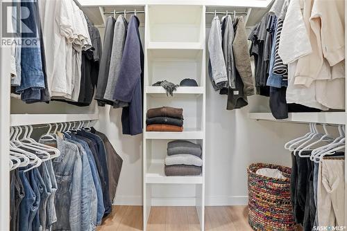 611 Dufferin Avenue, Saskatoon, SK - Indoor With Storage