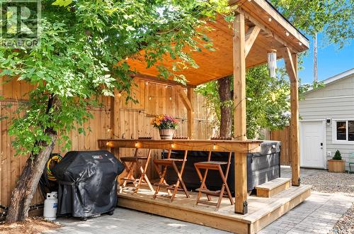 611 Dufferin Avenue, Saskatoon, SK - Outdoor With Deck Patio Veranda