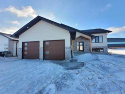 5 Wild Plum Lane  Steinbach, MB R5G 2Z1