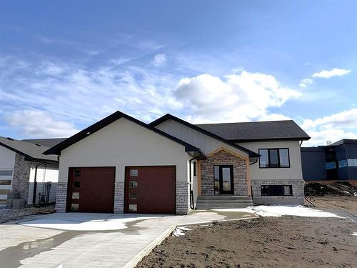 5 Wild Plum Lane  Steinbach, MB R5G 2Z1