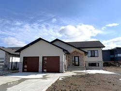 5 Wild Plum Lane  Steinbach, MB R5G 2Z1