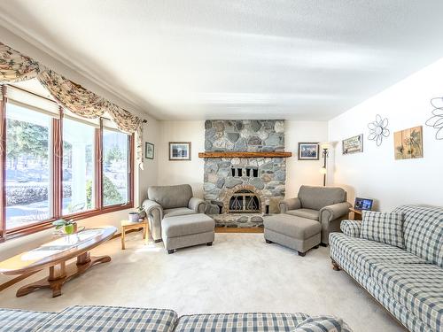 3900 25Th Street, Cranbrook, BC - Indoor Photo Showing Living Room With Fireplace