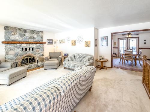 3900 25Th Street, Cranbrook, BC - Indoor Photo Showing Living Room With Fireplace