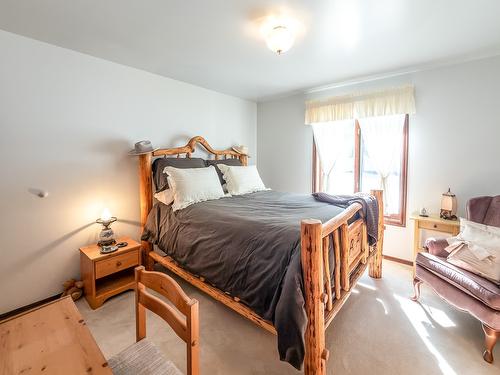 3900 25Th Street, Cranbrook, BC - Indoor Photo Showing Bedroom
