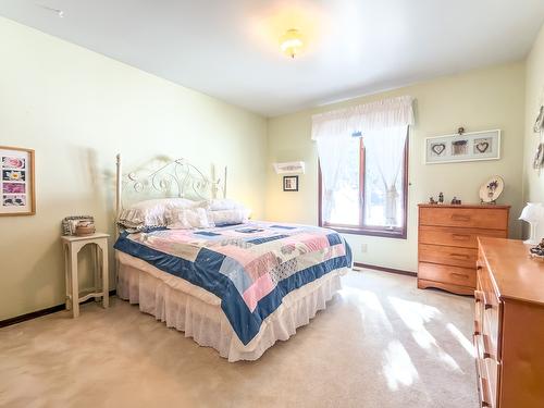 3900 25Th Street, Cranbrook, BC - Indoor Photo Showing Bedroom