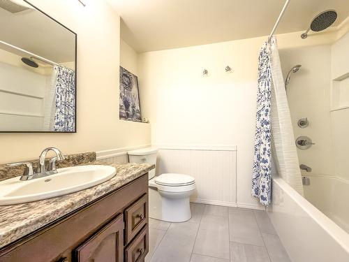 3900 25Th Street, Cranbrook, BC - Indoor Photo Showing Bathroom