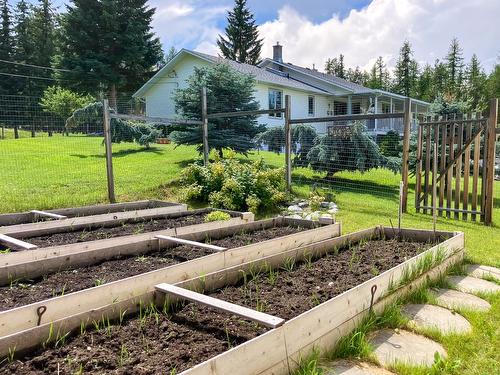 3900 25Th Street, Cranbrook, BC - Outdoor