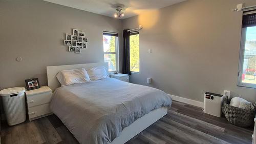 206 6Th Avenue, Cranbrook, BC - Indoor Photo Showing Bedroom