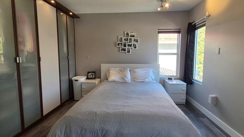 206 6Th Avenue, Cranbrook, BC - Indoor Photo Showing Bedroom